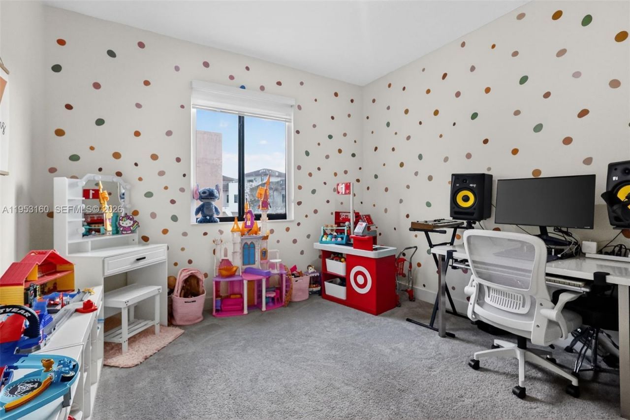 4975 NW 83rd Path, Doral, FL 33166 Photo