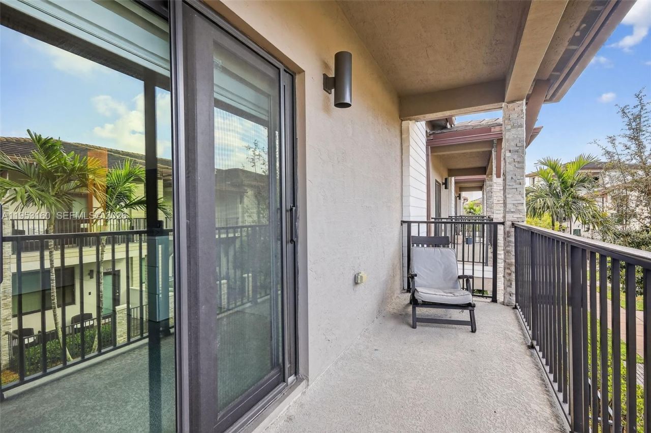 4975 NW 83rd Path, Doral, FL 33166 Photo