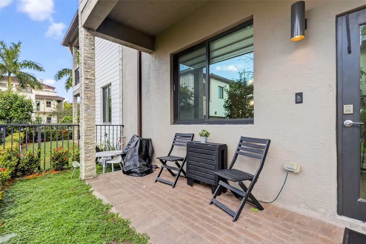 4975 NW 83rd Path, Doral, FL 33166 Photo