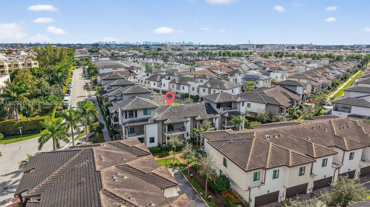 4975 NW 83rd Path, Doral, FL 33166 Photo