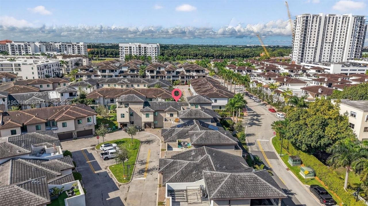 4975 NW 83rd Path, Doral, FL 33166 Photo