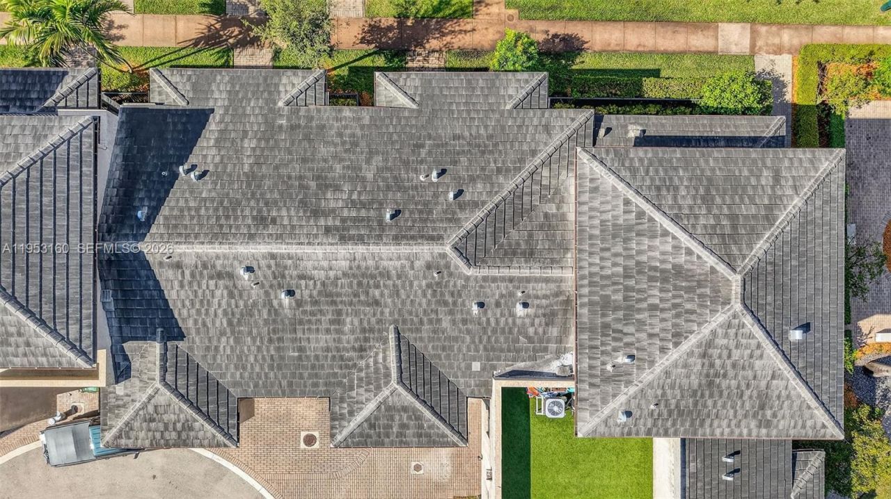 4975 NW 83rd Path, Doral, FL 33166 Photo