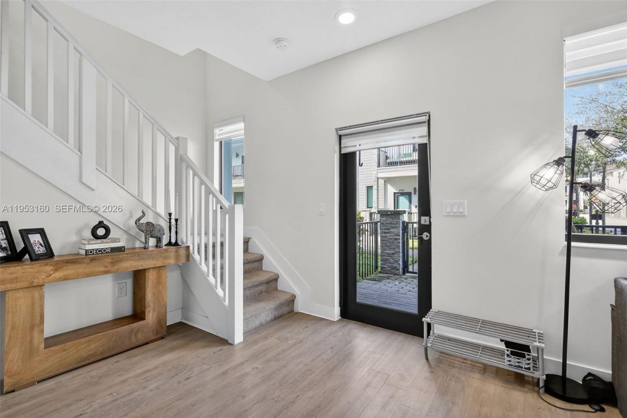 4975 NW 83rd Path, Doral, FL 33166 Photo