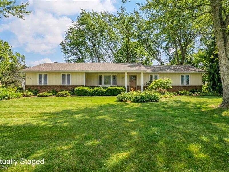 3872 Royalton Road, Brecksville, OH 44141 Photo 1
