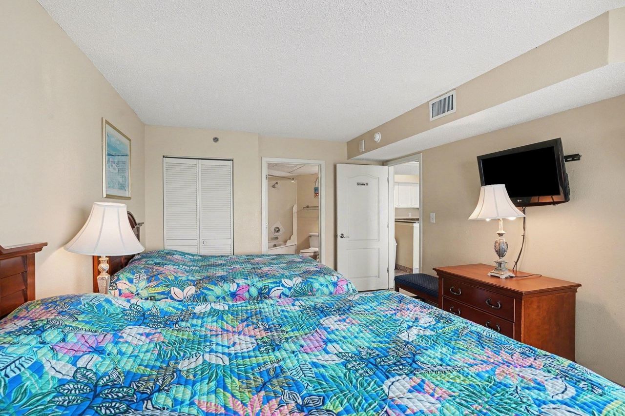 2504 N Ocean Blvd. Photo 17