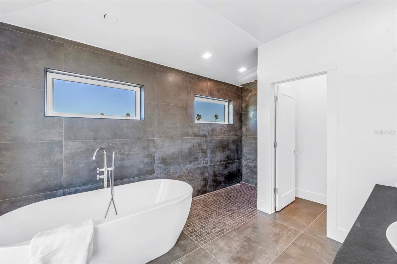 3752 Arkansas Avenue Ne, Saint Petersburg, FL 33703 Photo