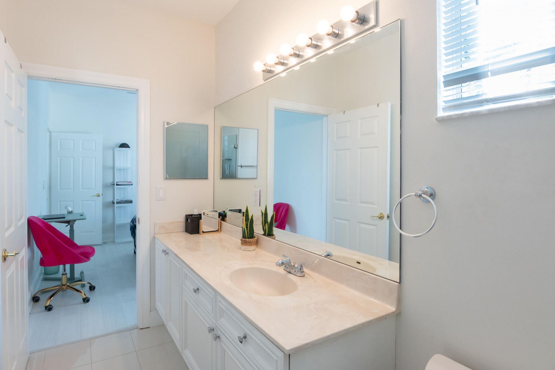 518 N Federal Highway, Unit 8, Lake Worth Beach, FL 33460 Photo