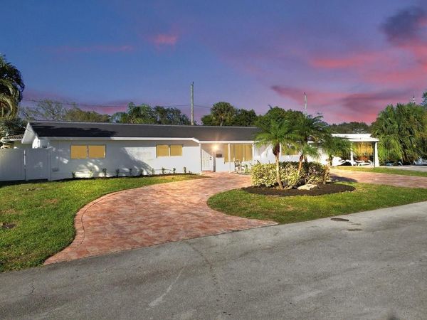 2011 NE 34th St, Lighthouse Point, FL 33064