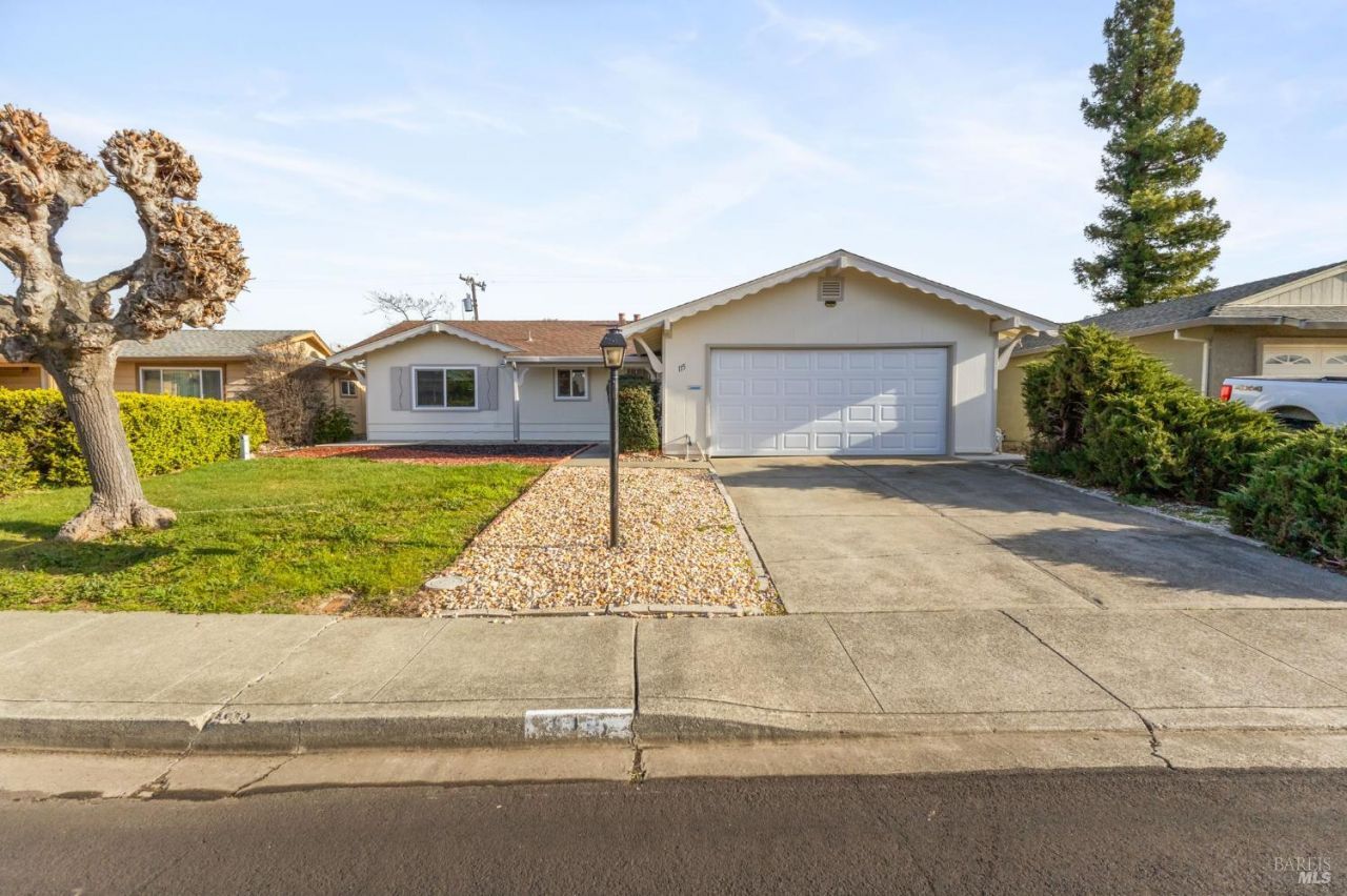 115 Isle Royale Circle, Vacaville, CA 95687 Main Photo