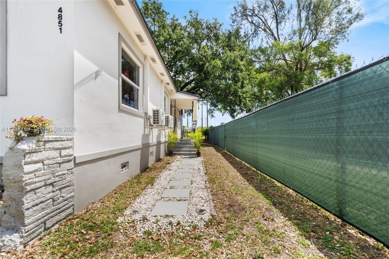 4853 NW 15th Ave, Unit 4853, Miami, FL 33142 Photo