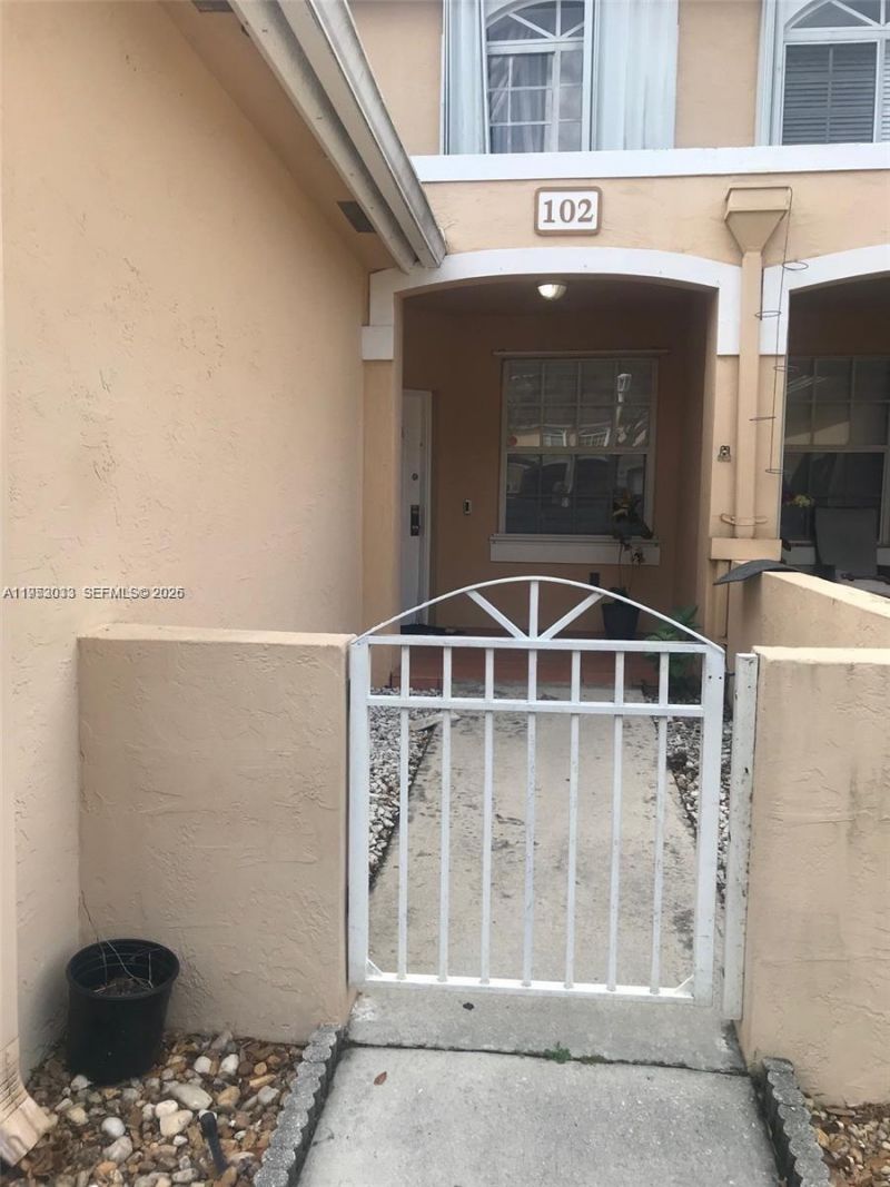 14621 Balgowan Rd, Unit 102-3, Miami Lakes, FL 33016 Photo