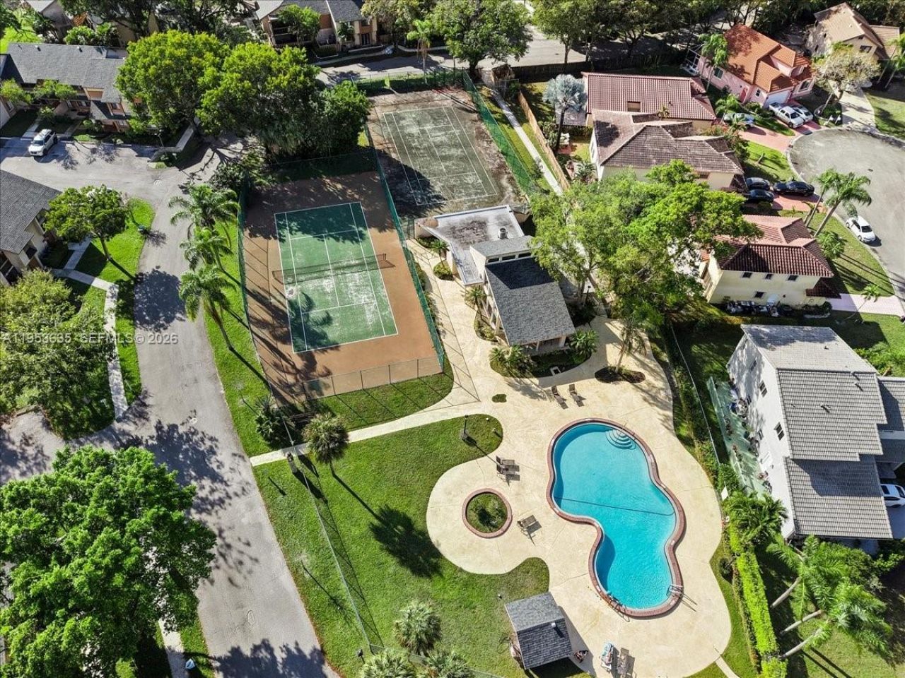 181 Wimbledon Lake Dr , Unit 181, Plantation, FL 33324 Photo