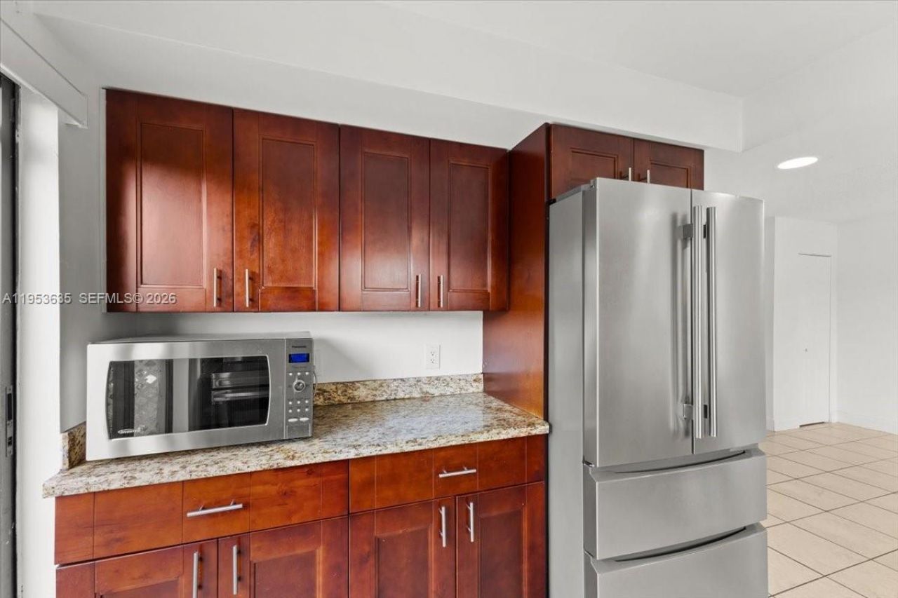 181 Wimbledon Lake Dr , Unit 181, Plantation, FL 33324 Photo