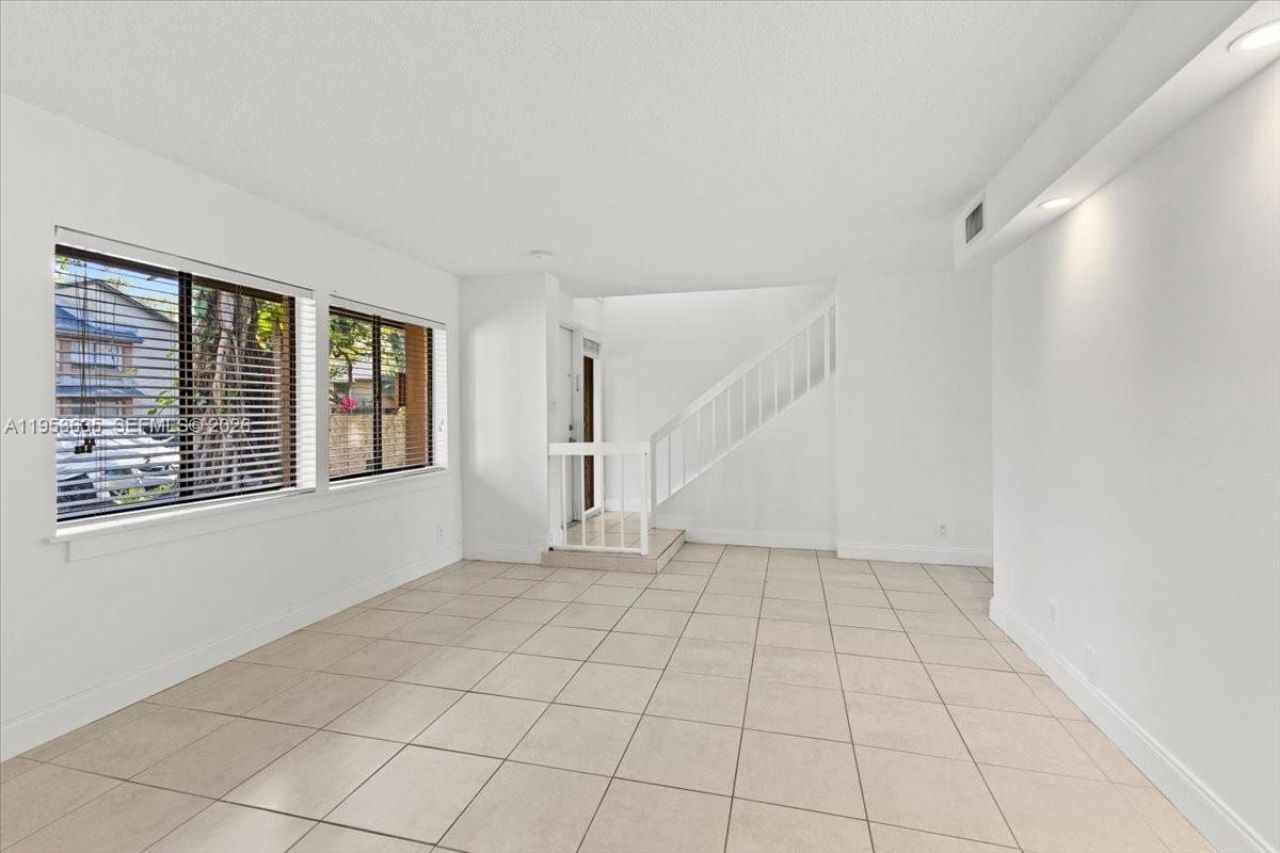 181 Wimbledon Lake Dr , Unit 181, Plantation, FL 33324 Photo