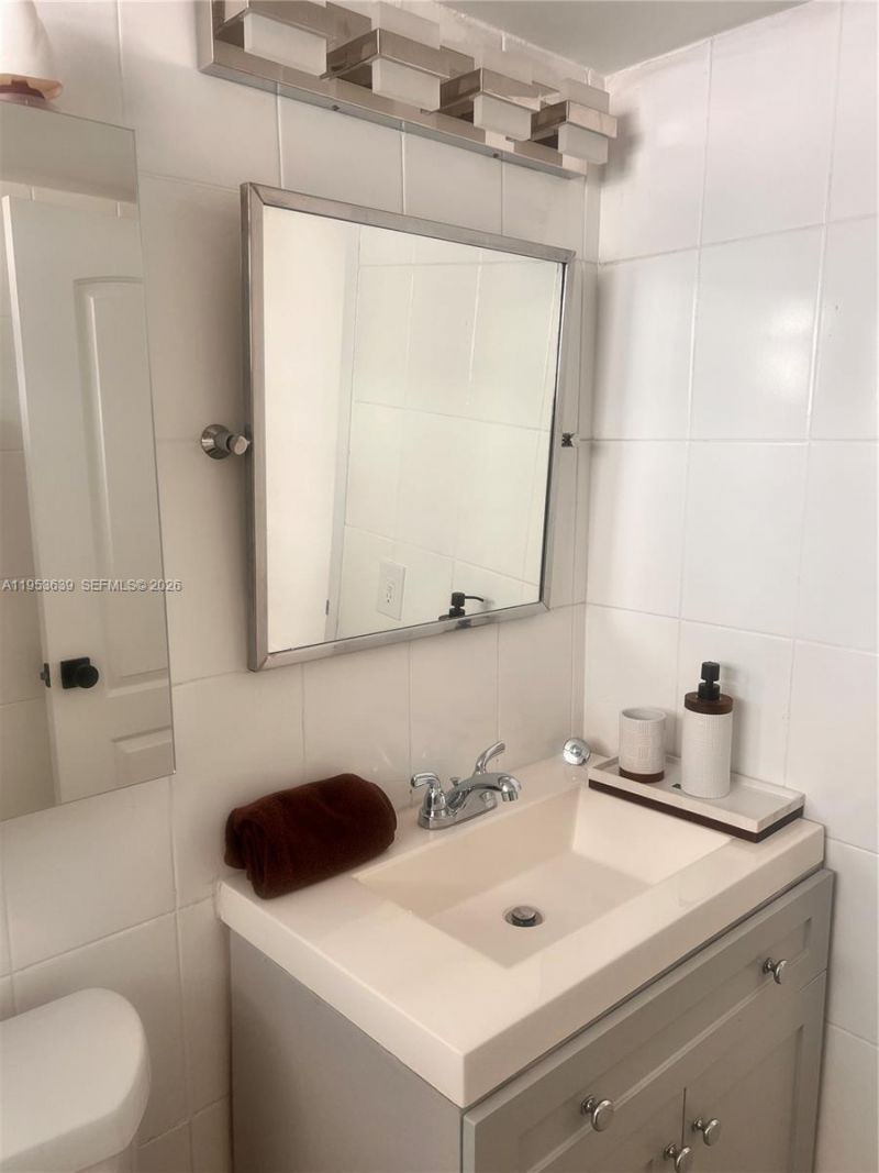 1300 Lincoln Rd , Unit B902, Miami Beach, FL 33139 Photo