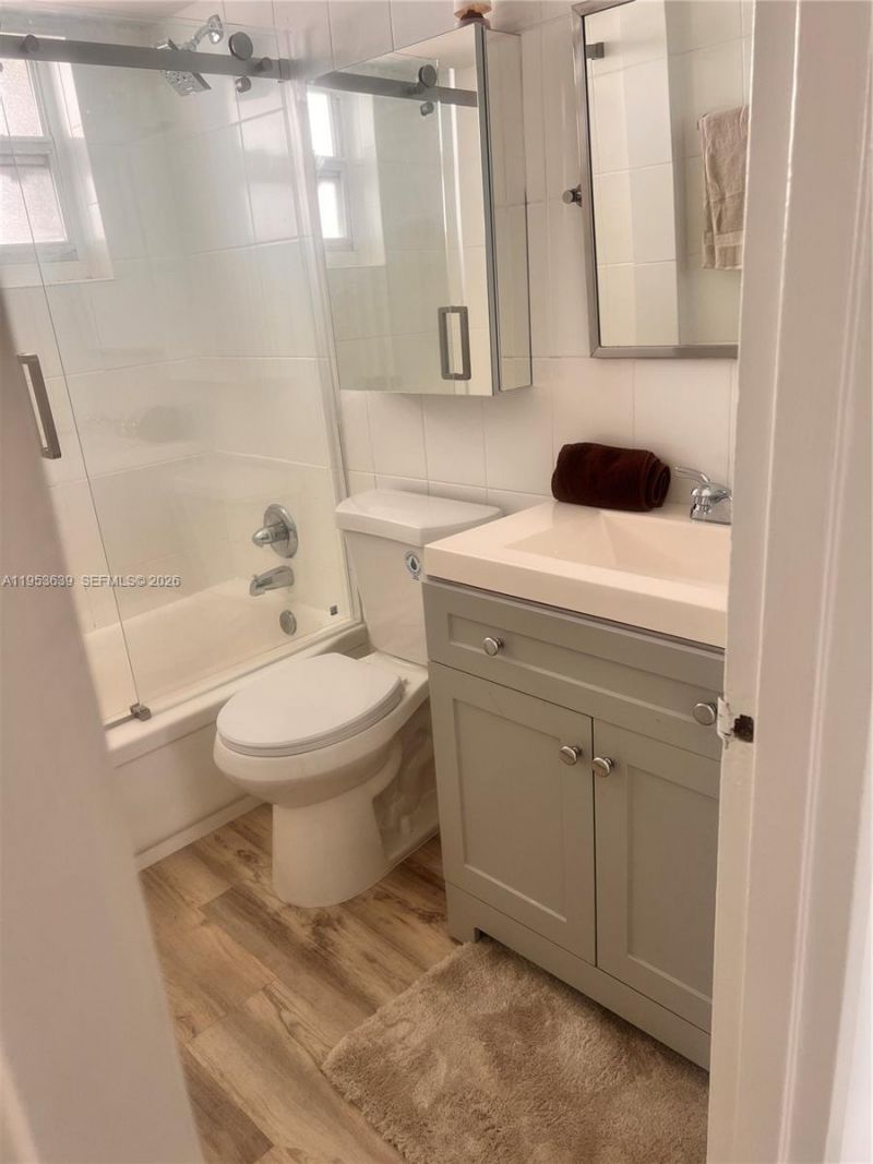 1300 Lincoln Rd , Unit B902, Miami Beach, FL 33139 Photo