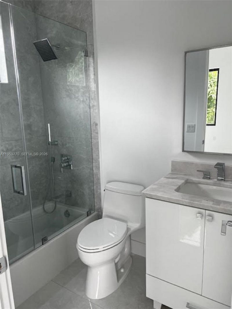 2 Hough Dr, Miami Springs, FL 33166 Photo