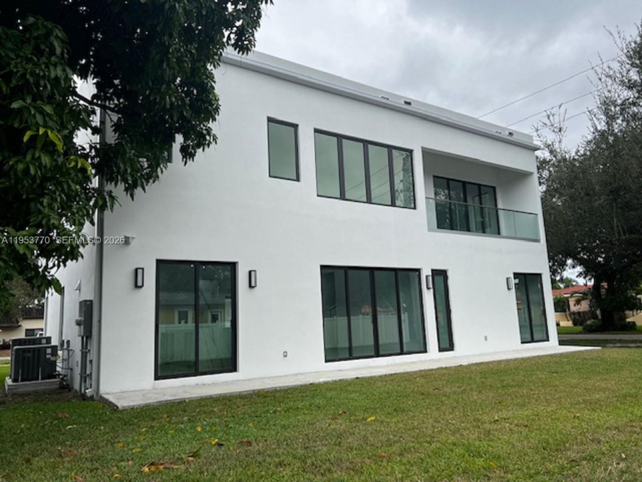 2 Hough Dr, Miami Springs, FL 33166 Photo