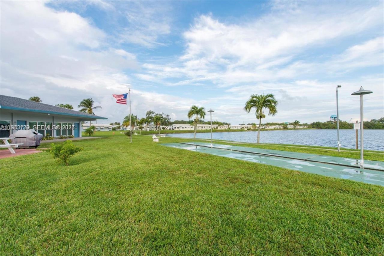 2200 Park Ln, Unit 105, Hollywood, FL 33021 Photo