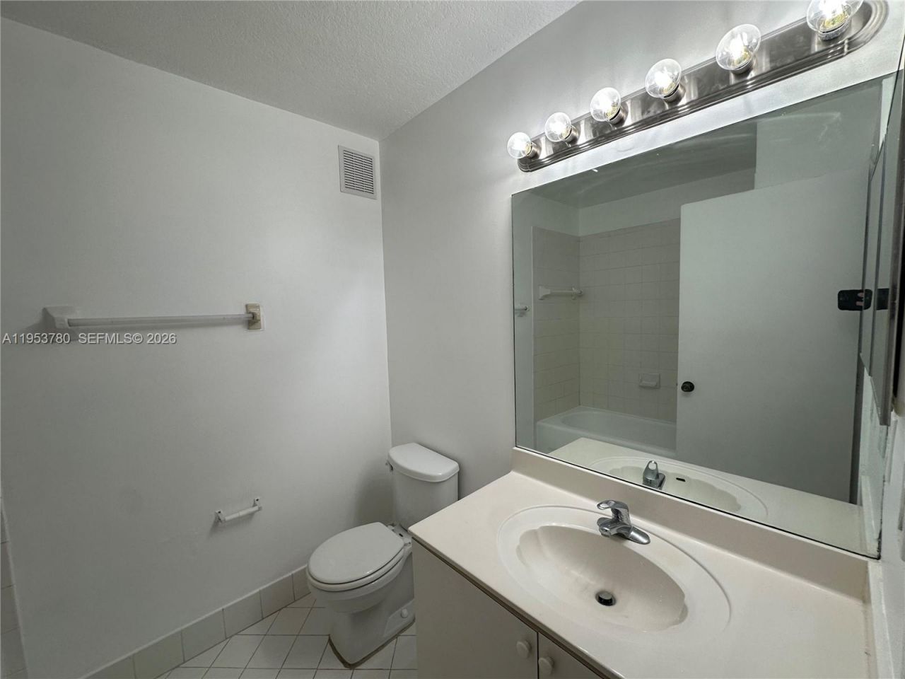 1261 SE 27th St, Unit 206, Homestead, FL 33035 Photo