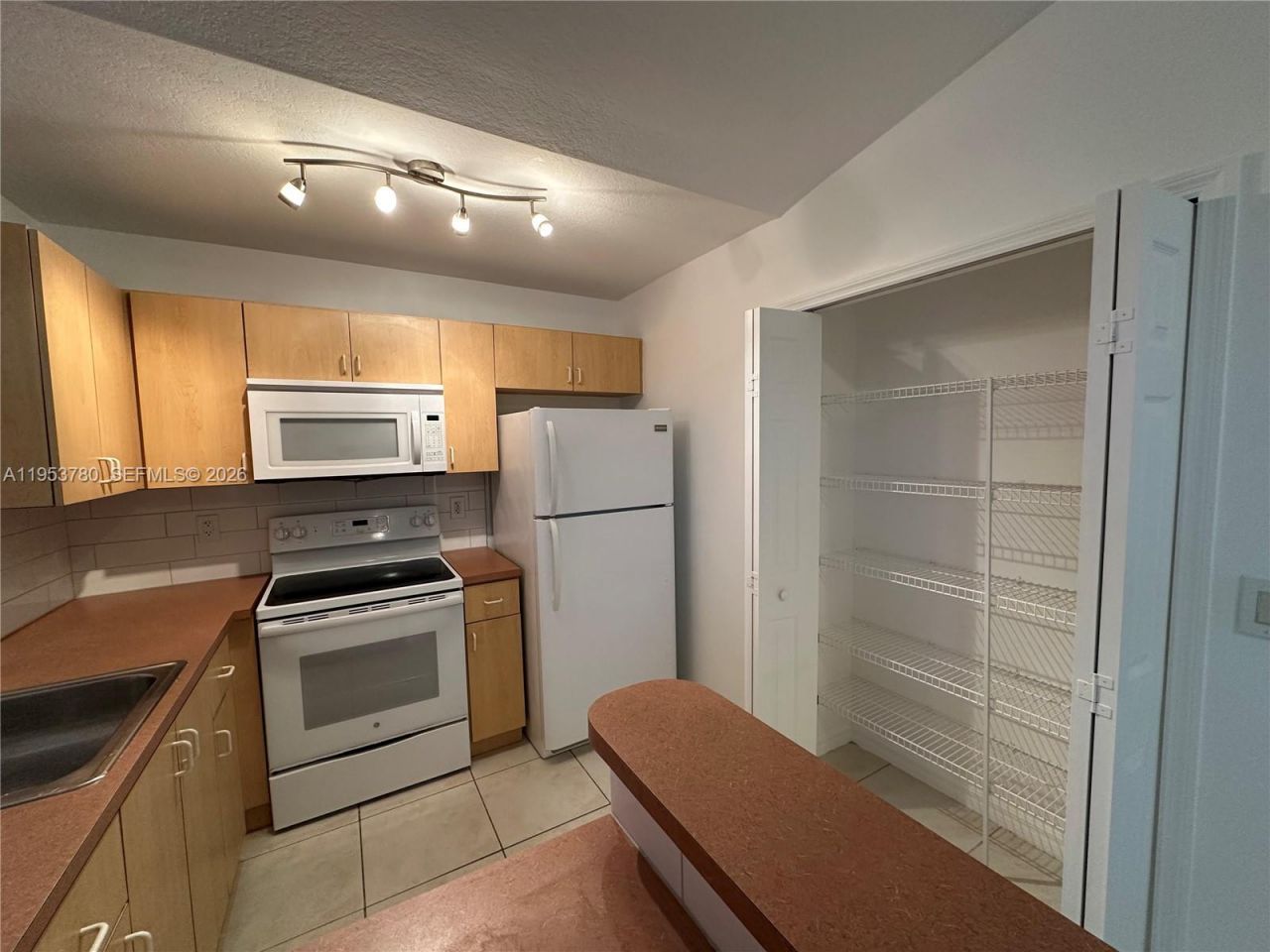 1261 SE 27th St, Unit 206, Homestead, FL 33035 Photo