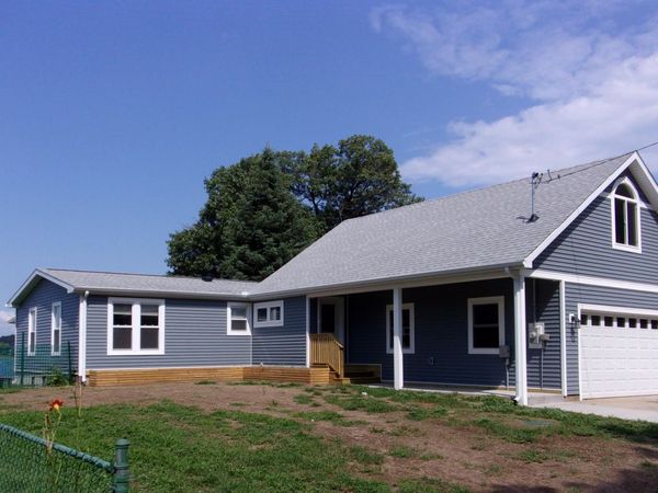 11178 E Shore Drive, Delton, MI 49046