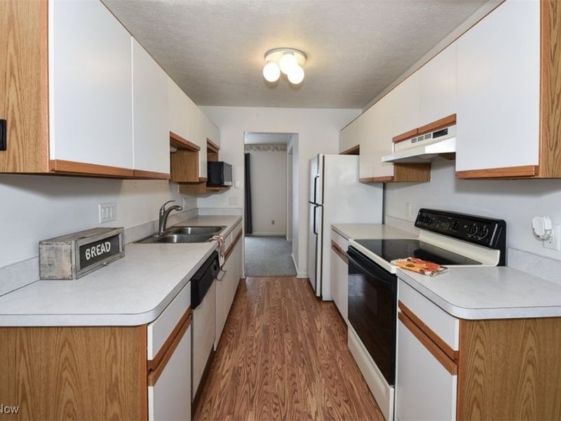 3376 Hunter Parkway, Unit 26, Cuyahoga Falls, OH 44223 Photo 13