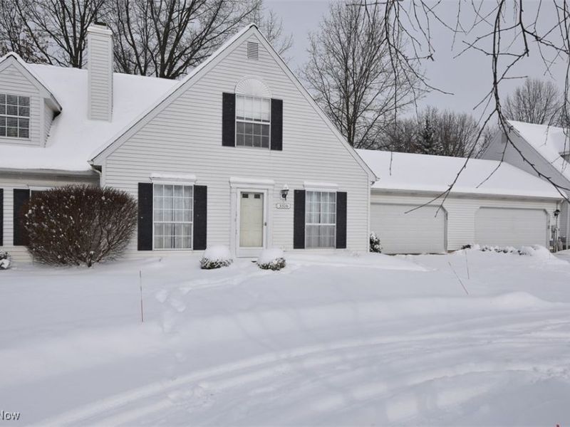 3376 Hunter Parkway, Unit 26, Cuyahoga Falls, OH 44223 Photo 2