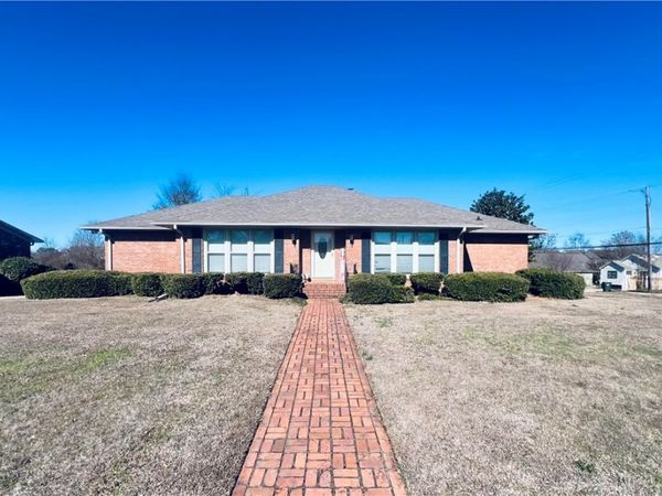 1 Rosemont Drive, Tuscaloosa, AL 35401