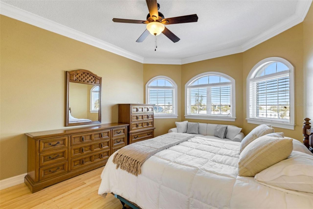 13423 Gulf Lane, Madeira Beach, FL 33708 Photo