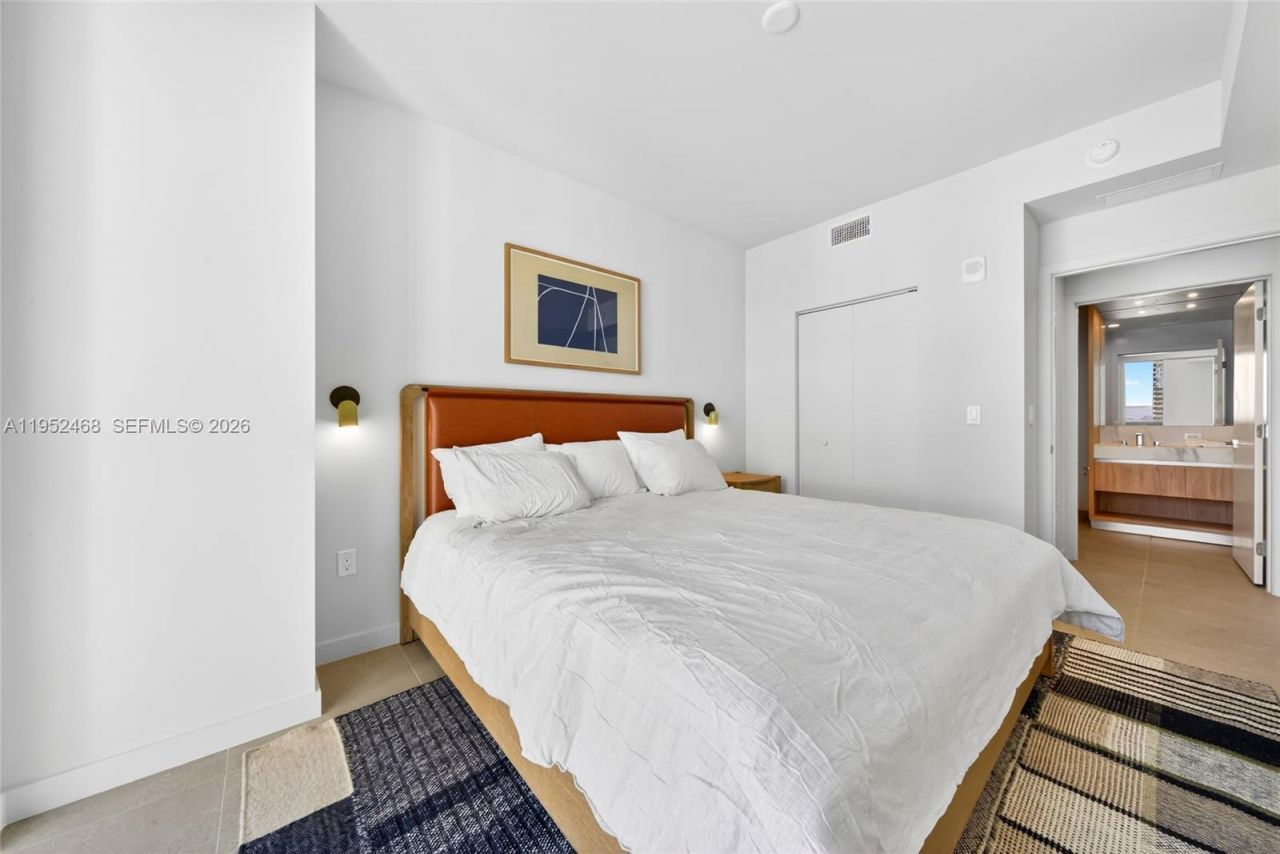 11 NE 6 St , Unit 3210, Miami, FL 33132 Photo