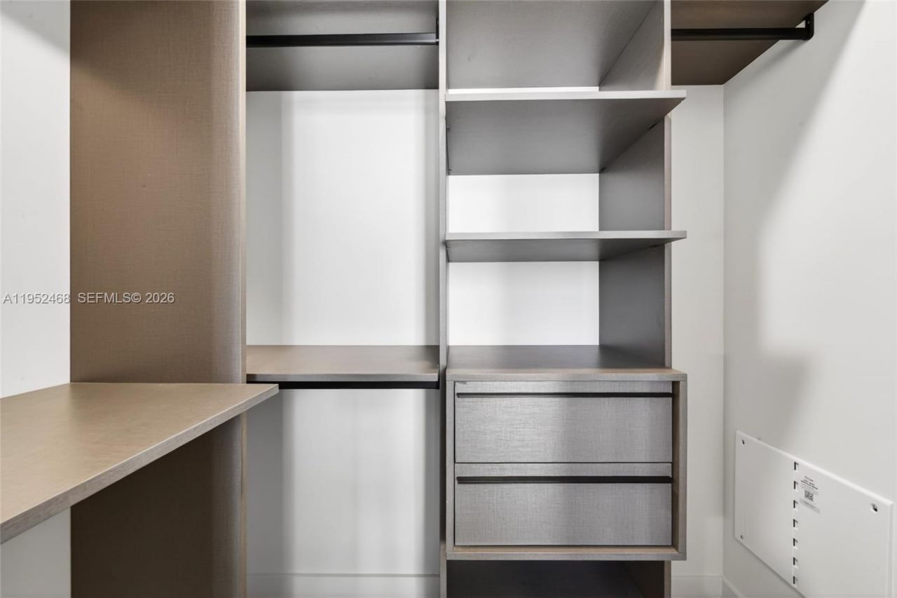 11 NE 6 St , Unit 3210, Miami, FL 33132 Photo