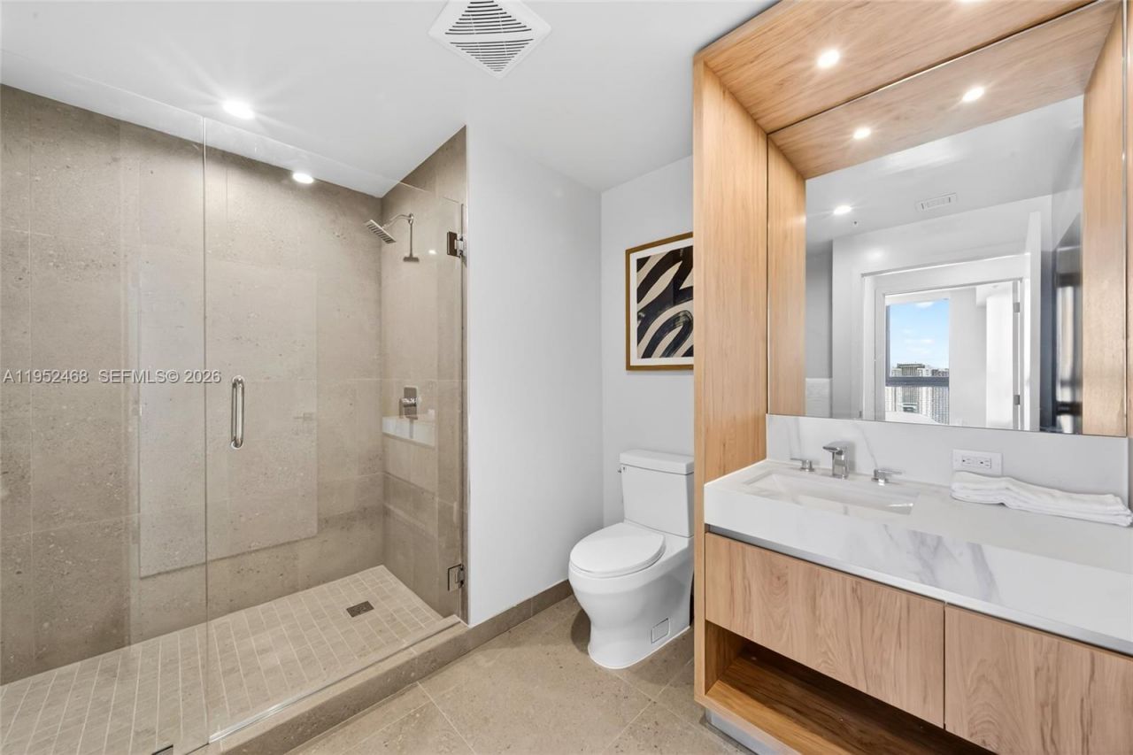 11 NE 6 St , Unit 3210, Miami, FL 33132 Photo