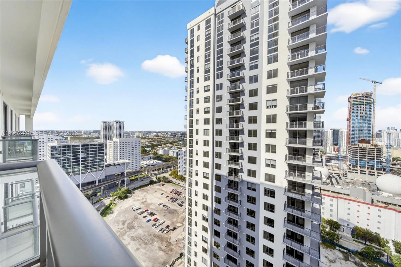 11 NE 6 St , Unit 3210, Miami, FL 33132 Photo
