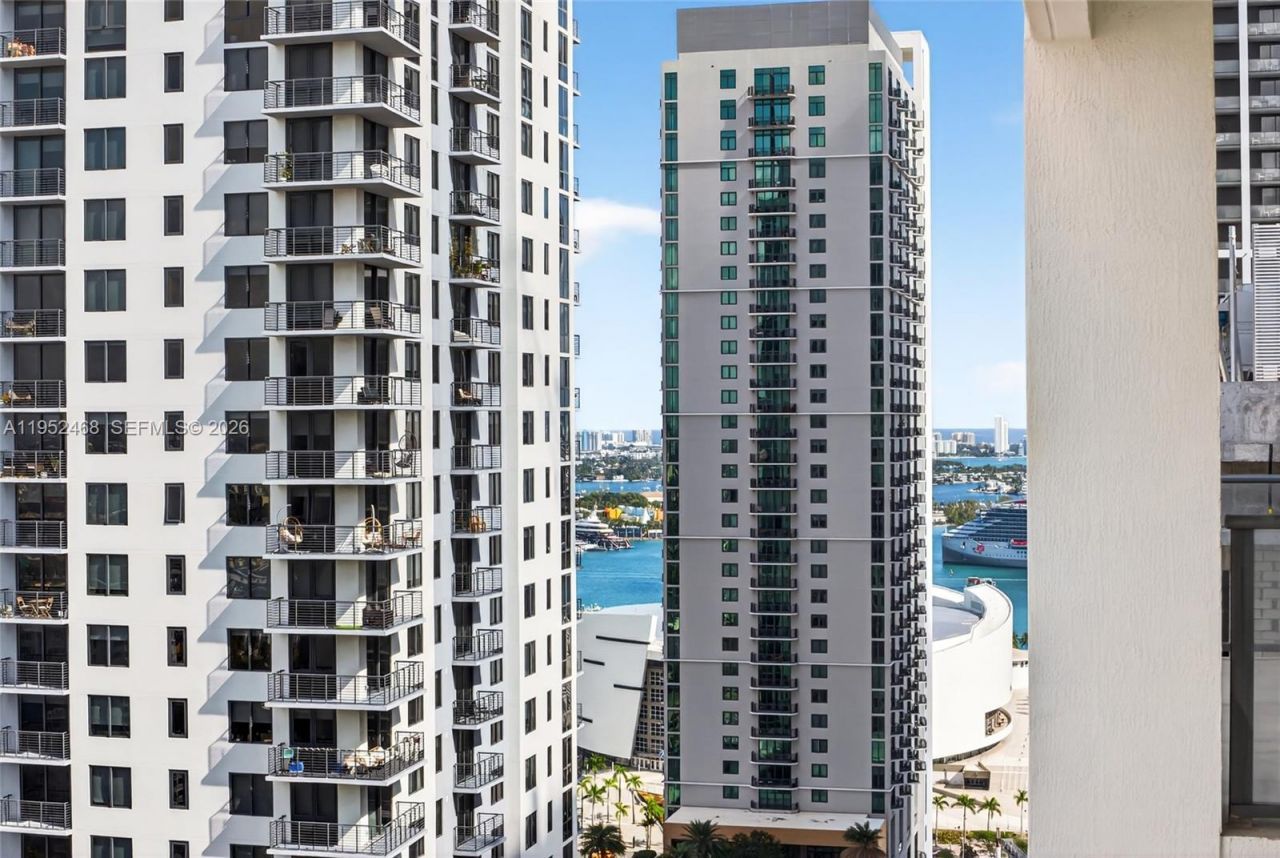 11 NE 6 St , Unit 3210, Miami, FL 33132 Photo