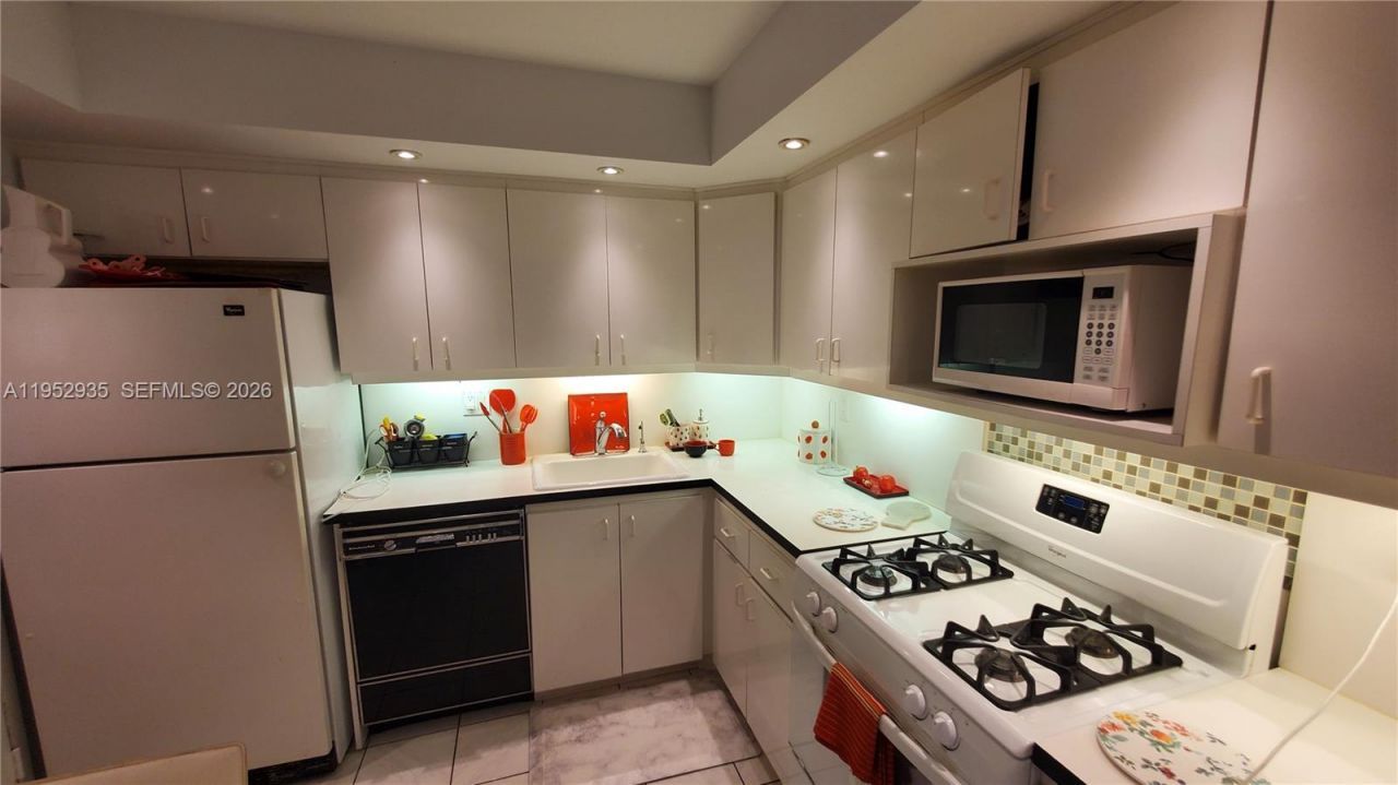 2030 S Ocean Dr, Unit 401, Hallandale Beach, FL 33009 Photo