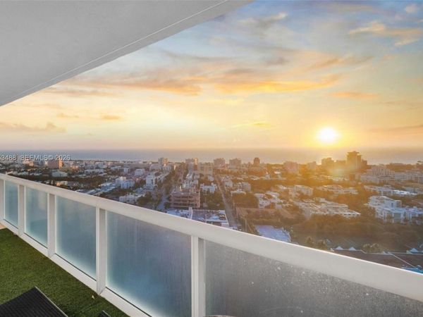 450 Alton Rd, Unit 2810, Miami Beach, FL 33139