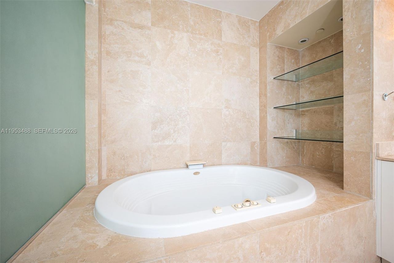 450 Alton Rd , Unit 2810, Miami Beach, FL 33139 Photo