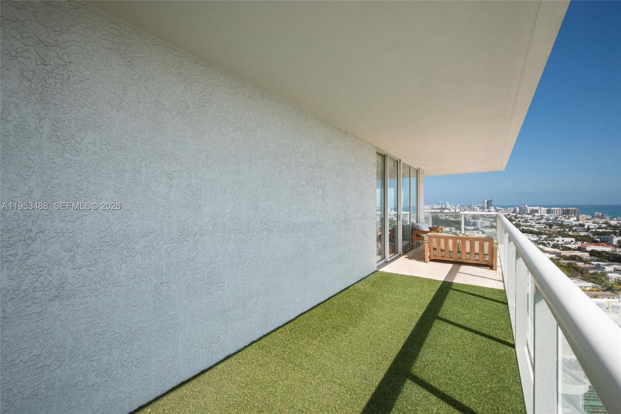 450 Alton Rd , Unit 2810, Miami Beach, FL 33139 Photo