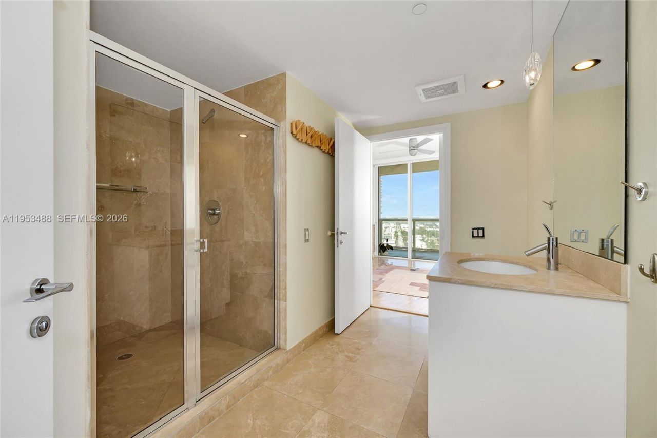 450 Alton Rd , Unit 2810, Miami Beach, FL 33139 Photo