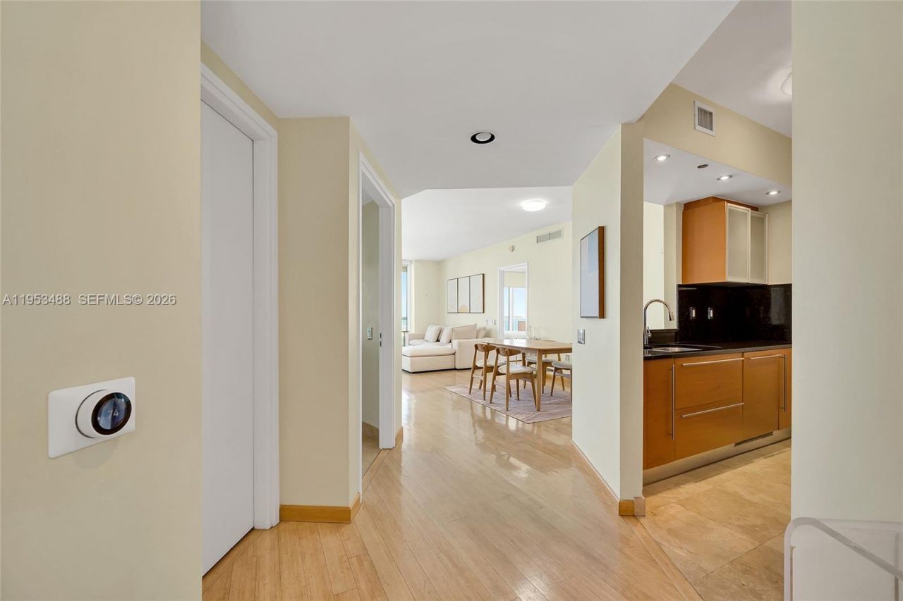 450 Alton Rd , Unit 2810, Miami Beach, FL 33139 Photo