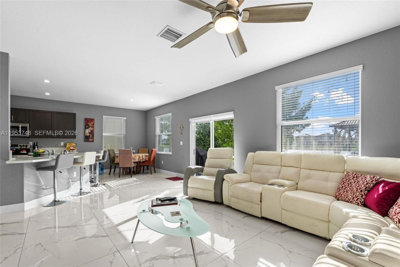 1388 SE 27th Ter, Homestead, FL 33035 Photo