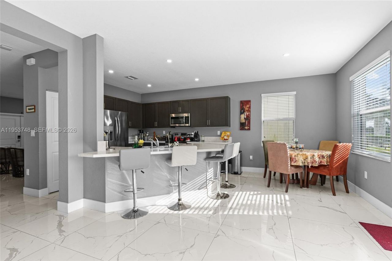 1388 SE 27th Ter, Homestead, FL 33035 Photo