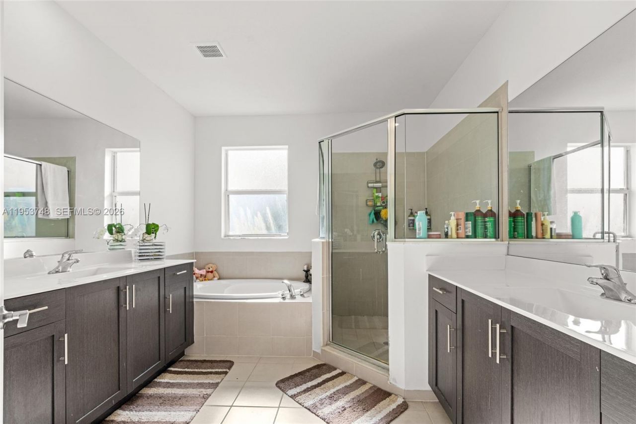 1388 SE 27th Ter, Homestead, FL 33035 Photo