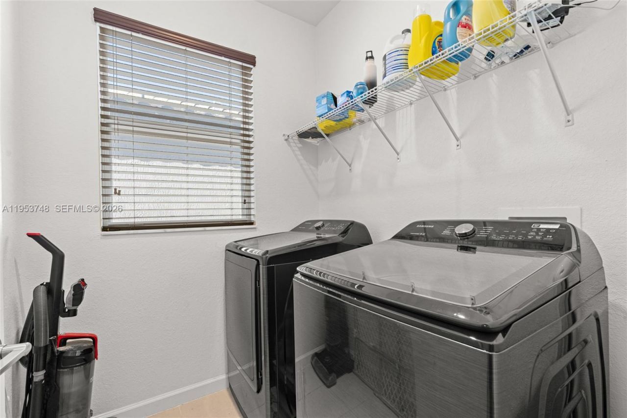 1388 SE 27th Ter, Homestead, FL 33035 Photo