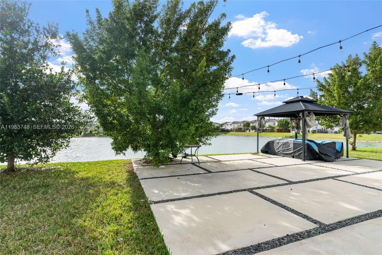 1388 SE 27th Ter, Homestead, FL 33035 Photo