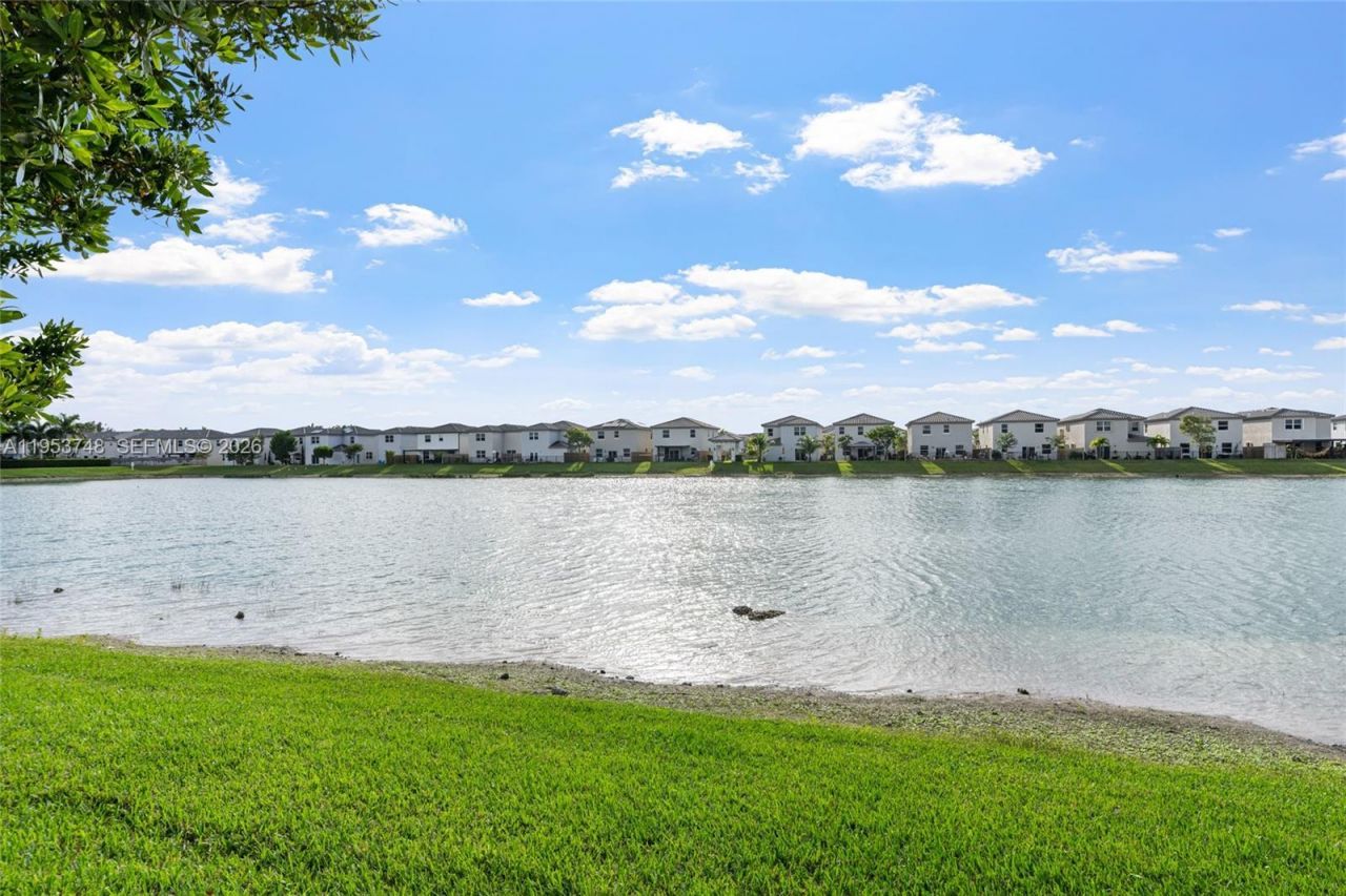 1388 SE 27th Ter, Homestead, FL 33035 Photo