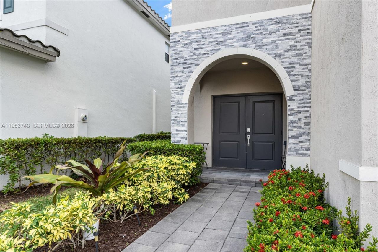 1388 SE 27th Ter, Homestead, FL 33035 Photo