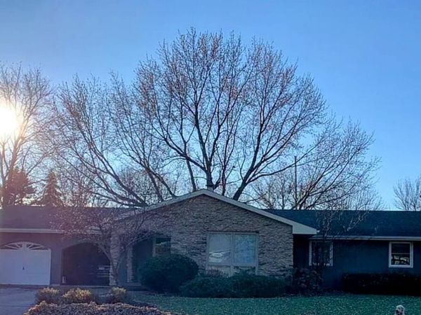 712 Kelley Drive, Rochelle, IL 61068
