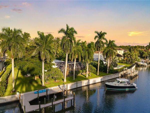 1795 Hurricane Harbor LN, NAPLES, FL 34102